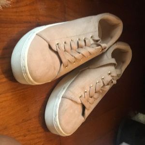 Pink shoes. More like dusty pink.